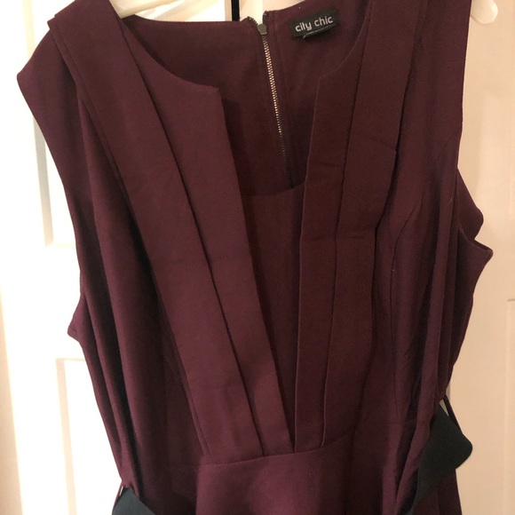 Professional/work dress. City Chic - Picture 2 of 3